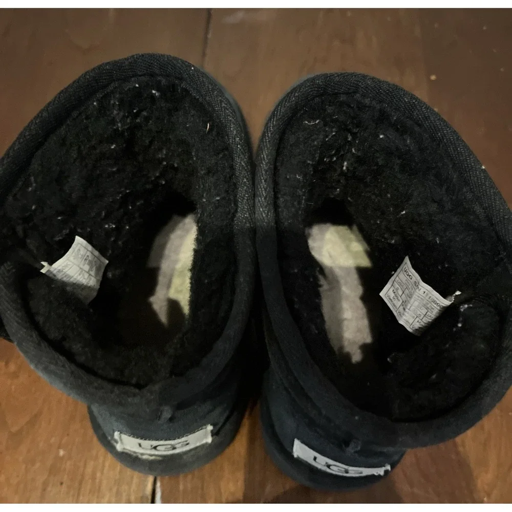 Uggs Jona Boot PS Girls Shoe Size 2 Black 1118890K‎ Preowned